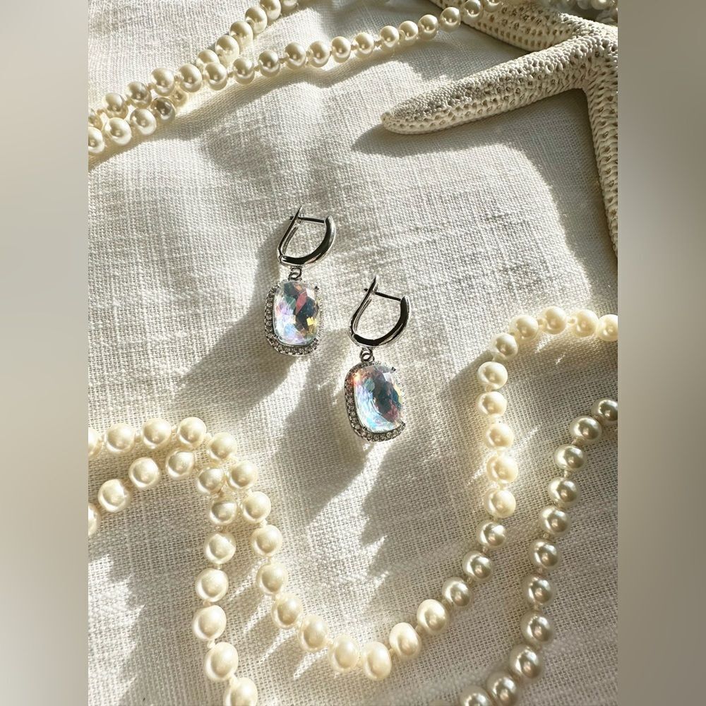 Iridescent silver color cubic zirconia earrings - Picture 5 of 10